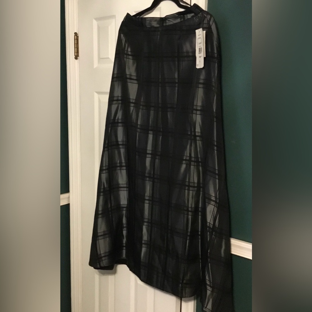 Long black skirt